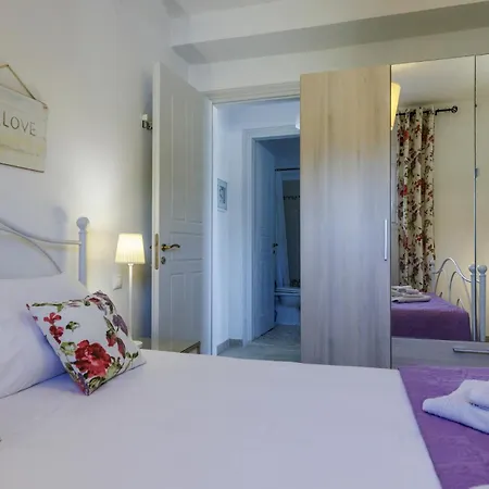 Apartment Pavlos *