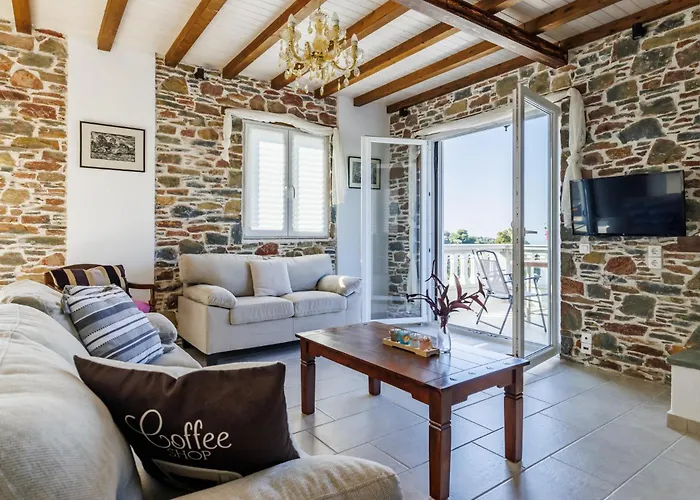 Pavlos * Città di Skopelos